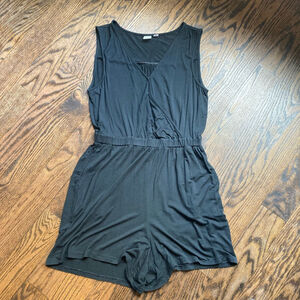 Women's Gap Black Romper Size S